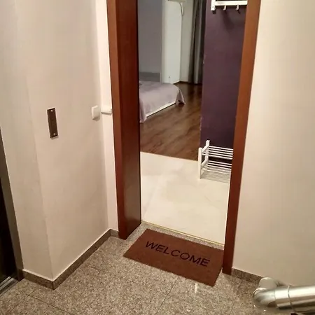 Velinoff Purple Studio Apartment
