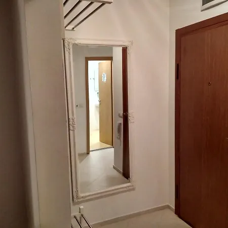 Velinoff Purple Studio Apartment *