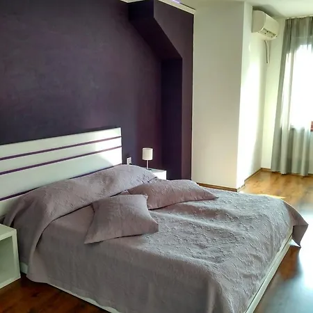 Velinoff Purple Studio Apartment *